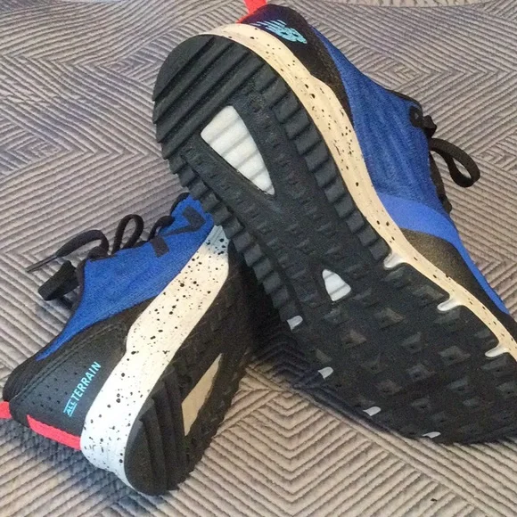 New Balance size 6 black and blue sneakers for men - Picture 7 of 7